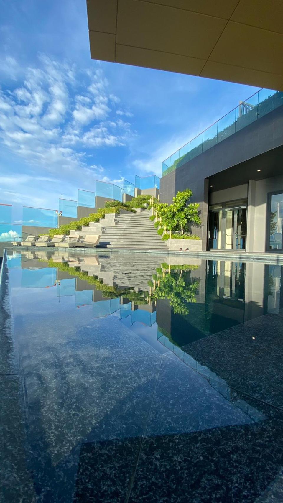 Edge Central Pattaya Seaview Residence With Infinity Pool Экстерьер фото